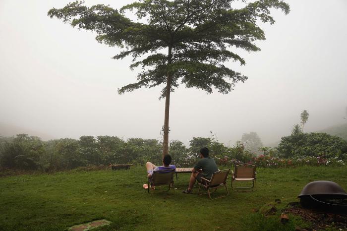 Khung cảnh chill ở núi rừng Đón mây đọc sách tại núi rừng B'lá