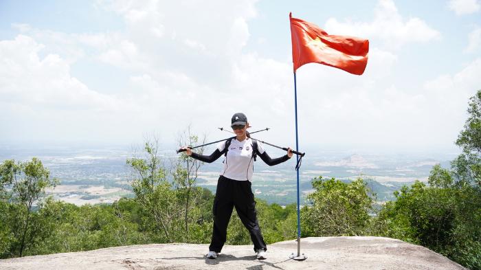 Checkin ở đỉnh La B&agrave;n
