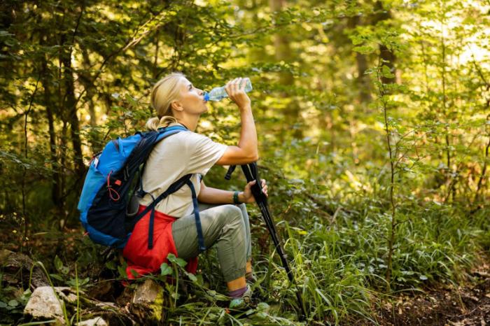 Nghỉ ngơi khi bị mất sức l&uacute;c đi trekking