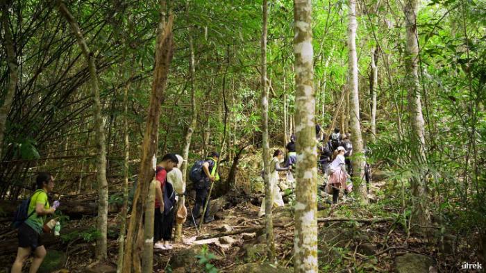 TREKKING N&Uacute;I DINH 1 (1).jpg