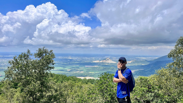 Tour trekking núi Dinh